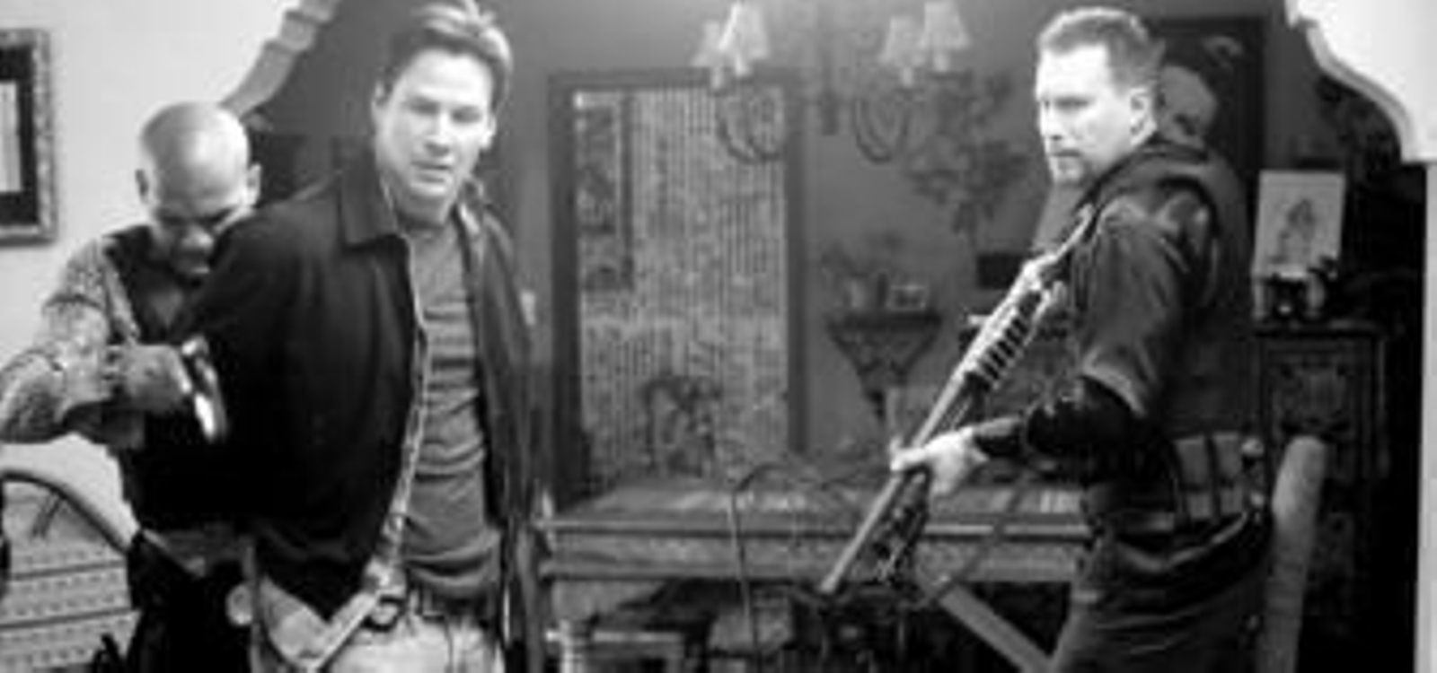 Keanu Reeves, víctima y protagonista de la corrupción policial en 'Dueños de la calle'