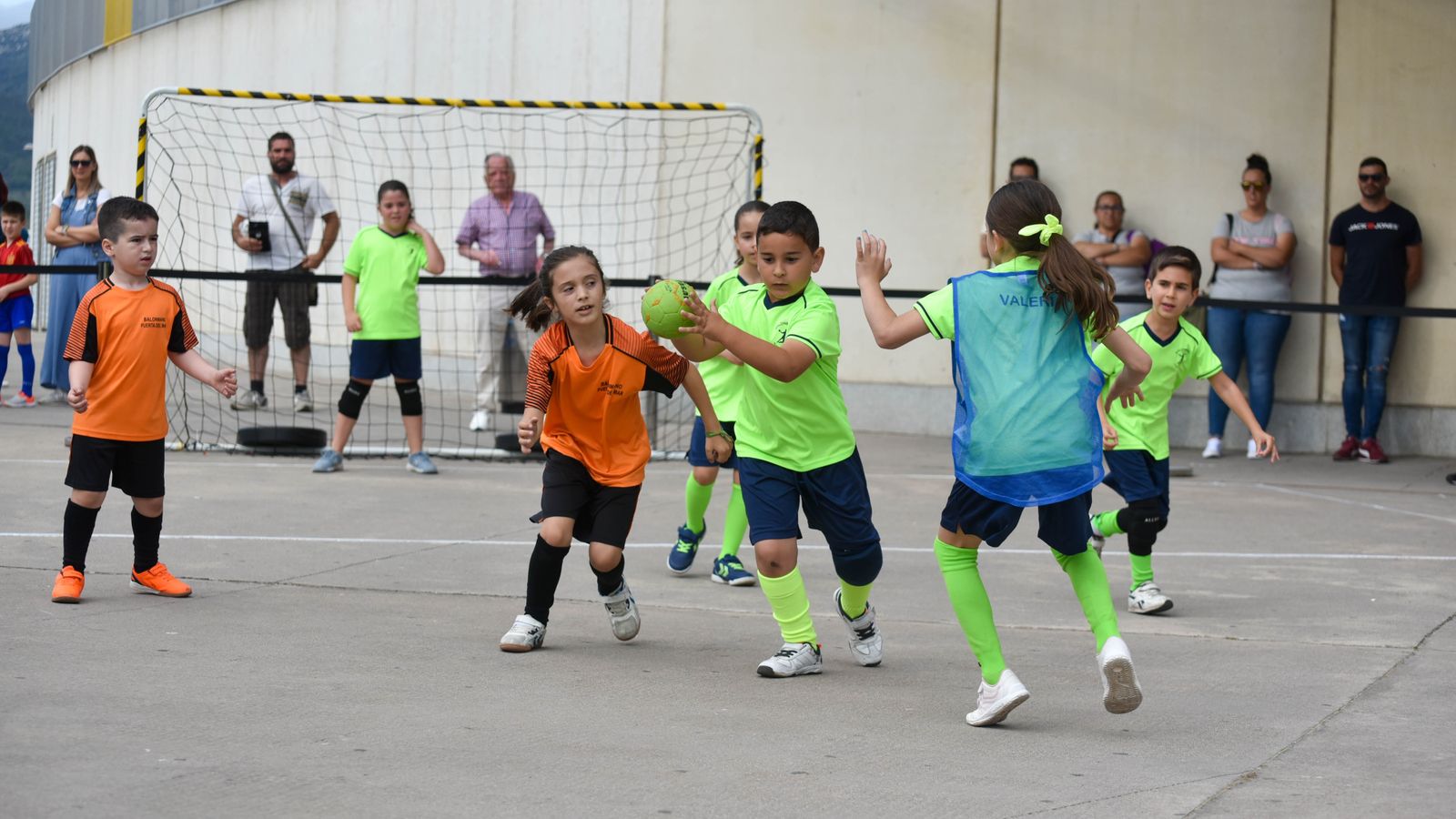 Las fotos de la I jornada de minibalonmano en el Puerta Europa de Algeciras