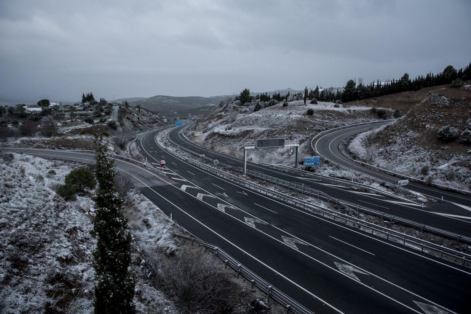 Imágenes de las carreteras cortadas en Granada por la borrasca Gloria