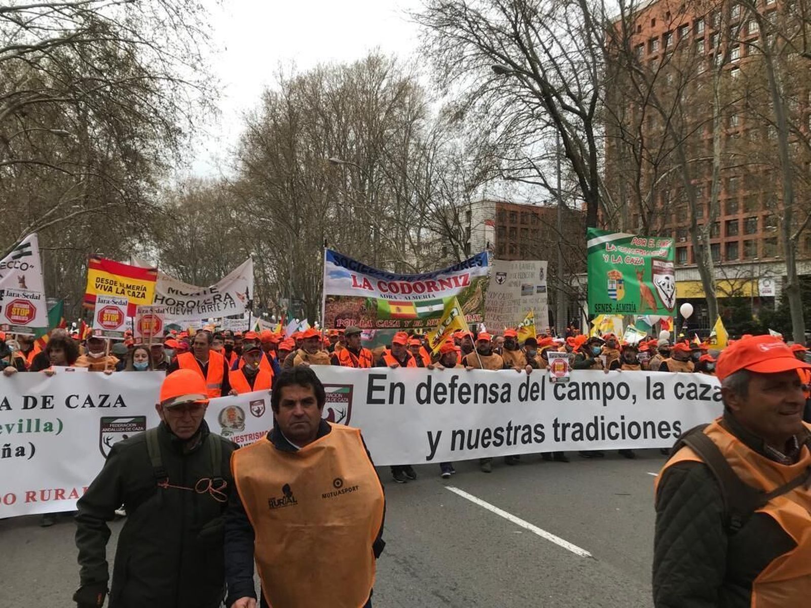 Los cazadores almerienses también viajaron a la capital de España para unirse a la movilización.