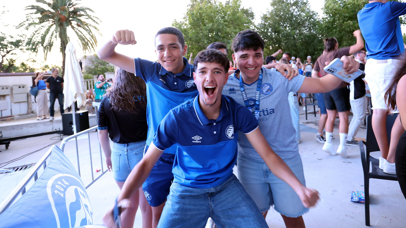 Celebración de los aficionados del Xerez DFC por el ascenso