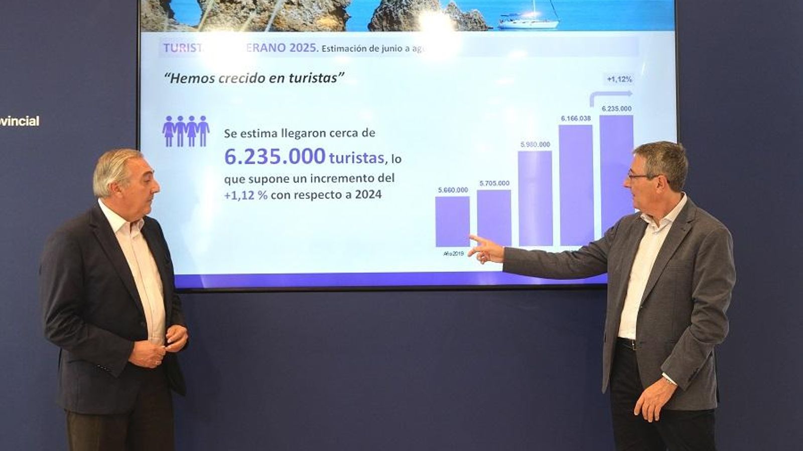 El presidente de la Diputación, Francisco Salado, en la rueda de prensa en la que se ha presentado el balance del pasado verano