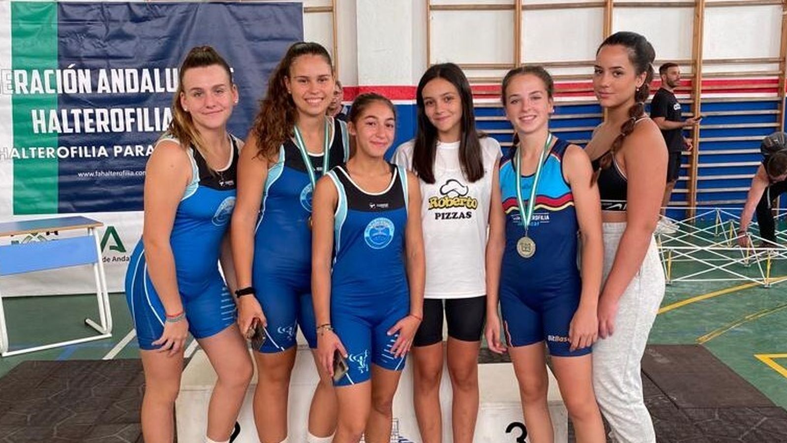 Competidoras femeninas del Club de Halterofilia de San Fernando.