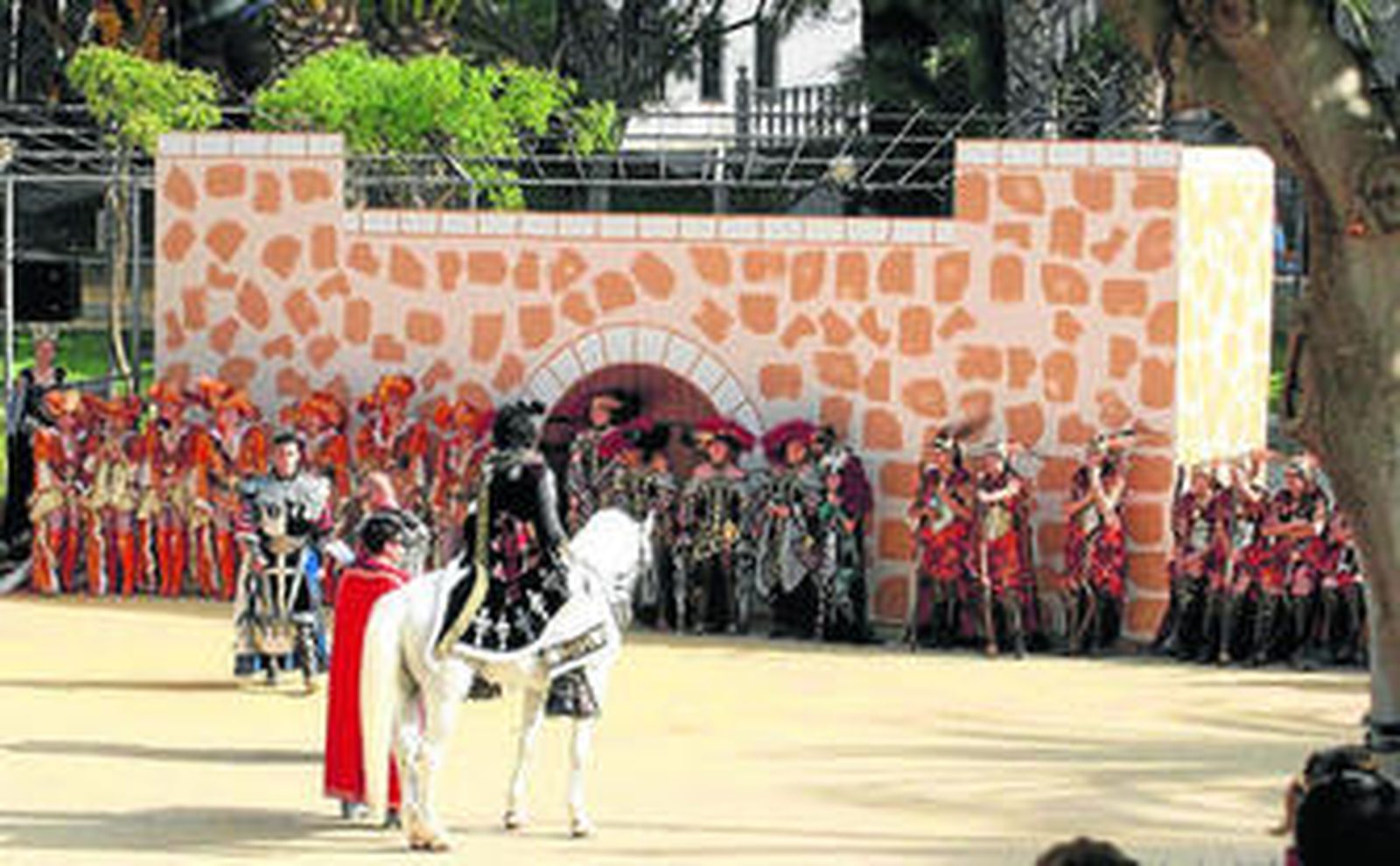 Moros y Cristianos, una tradición que revive año tras año la historia