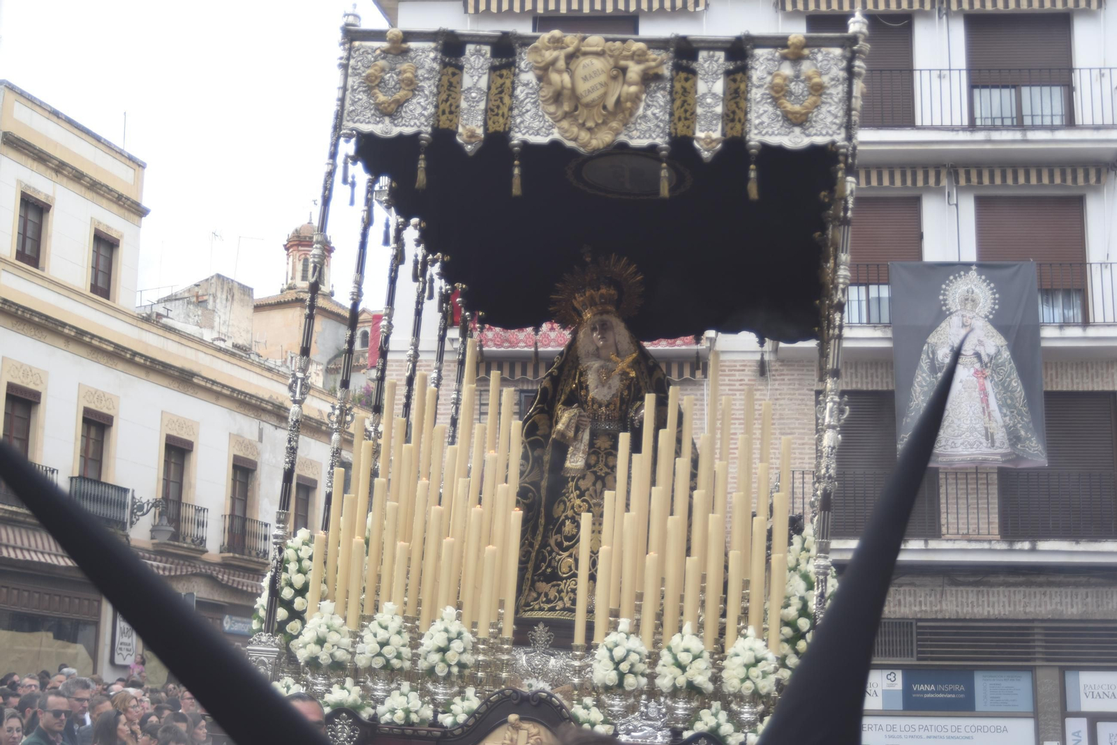 La procesión del Nazareno en este Jueves Santo de Córdoba, en imágenes