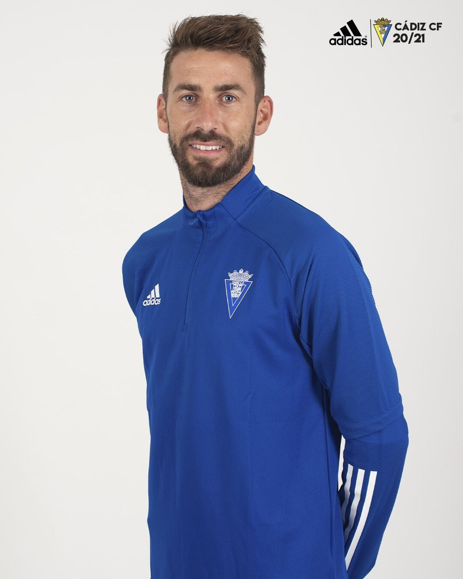 Líneas de entrenamiento y paseo para técnicos y jugadores.