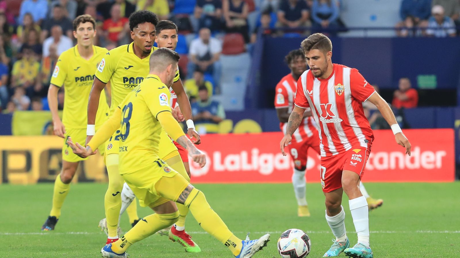 Pozo volvía a la titularidad y en la primera mitad resultó indescifrable para el rival por su carril