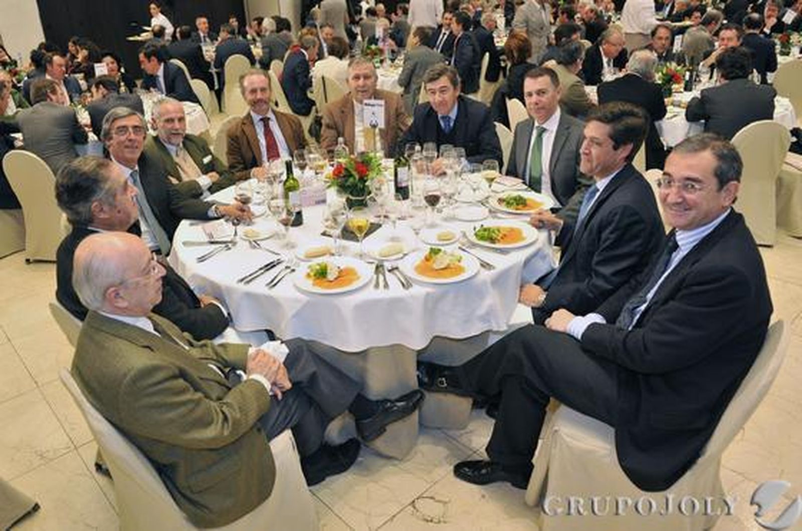 Manuel del Valle, Jaime de Parias Merry, Alfredo Álvarez Tello, Leonardo Rodríguez de la Borbolla, Rodrigo Charlo Molina, Alfonso Pérez Moreno, Santiago León Domecq, Leopoldo Parias Mora-Figueroa y Antonio Fragero.

Foto: Juan Carlos Vázquez / Manuel Gómez