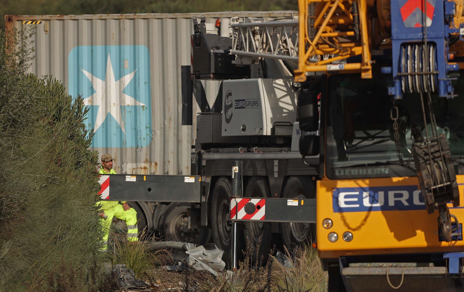 Fotos del camión accidentado en la A 381