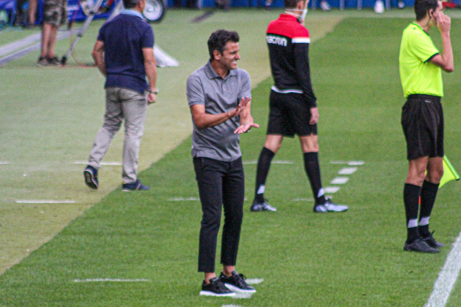 Iván Ania, en la zona técnica del Johan Cruyff, este sábado