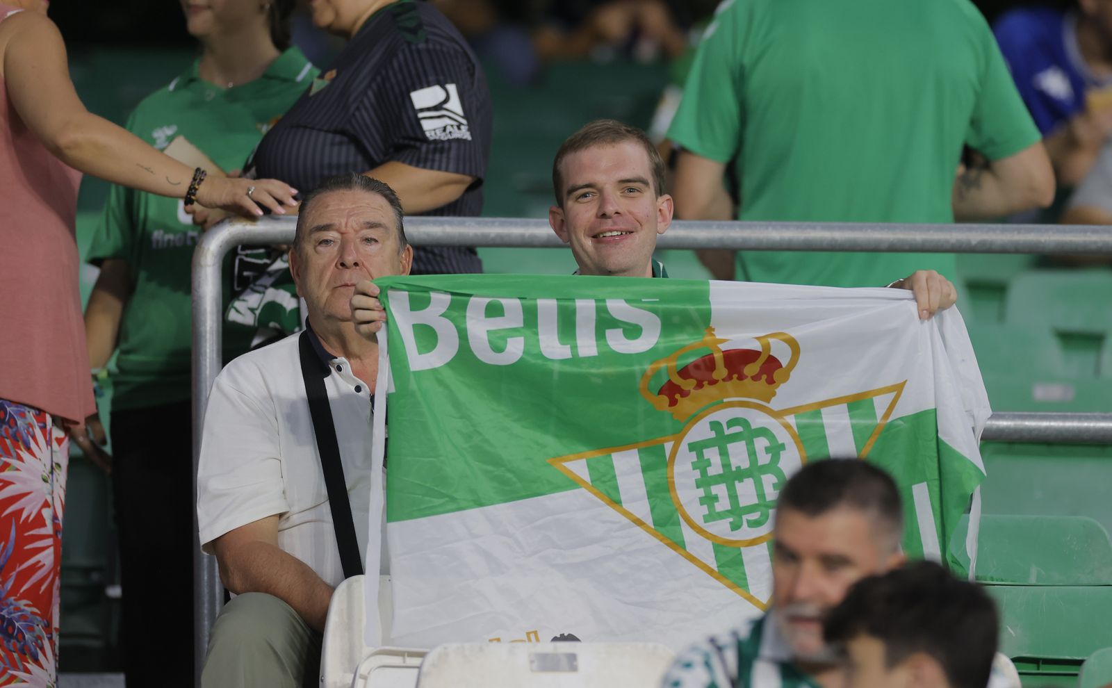 Búscate en las fotos del Betis-Valencia