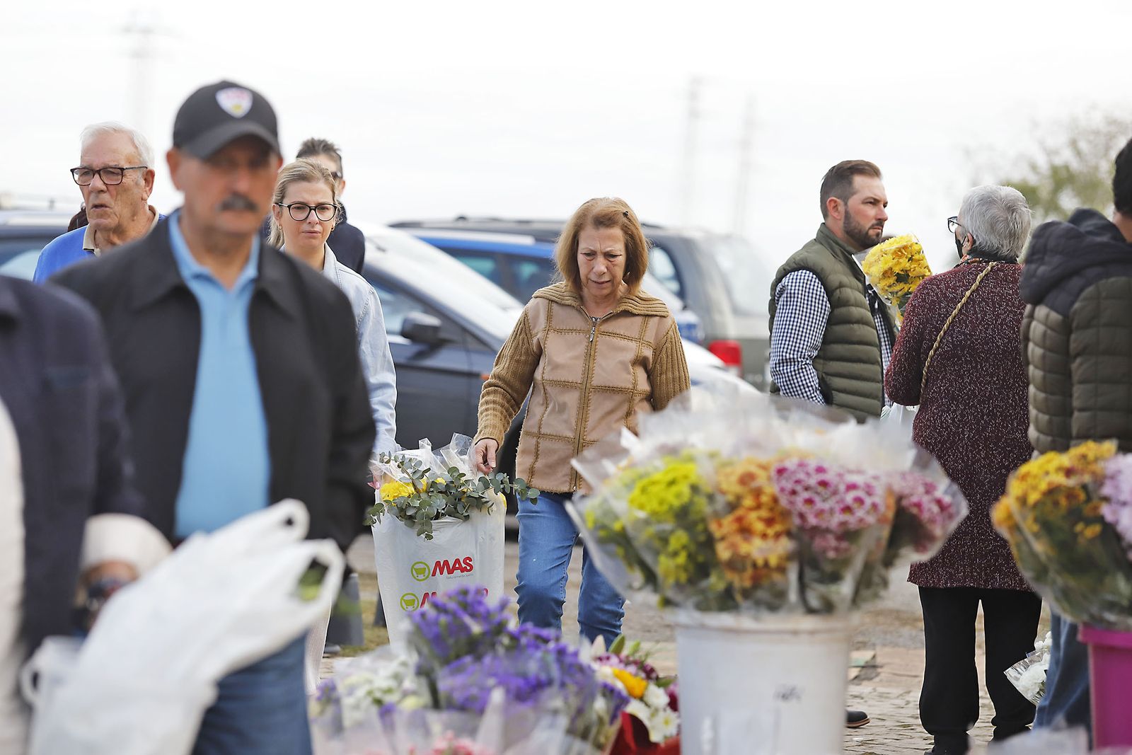 Imágenes del Día de Todos los Santos en el cementerio de la Soledad de Huelva