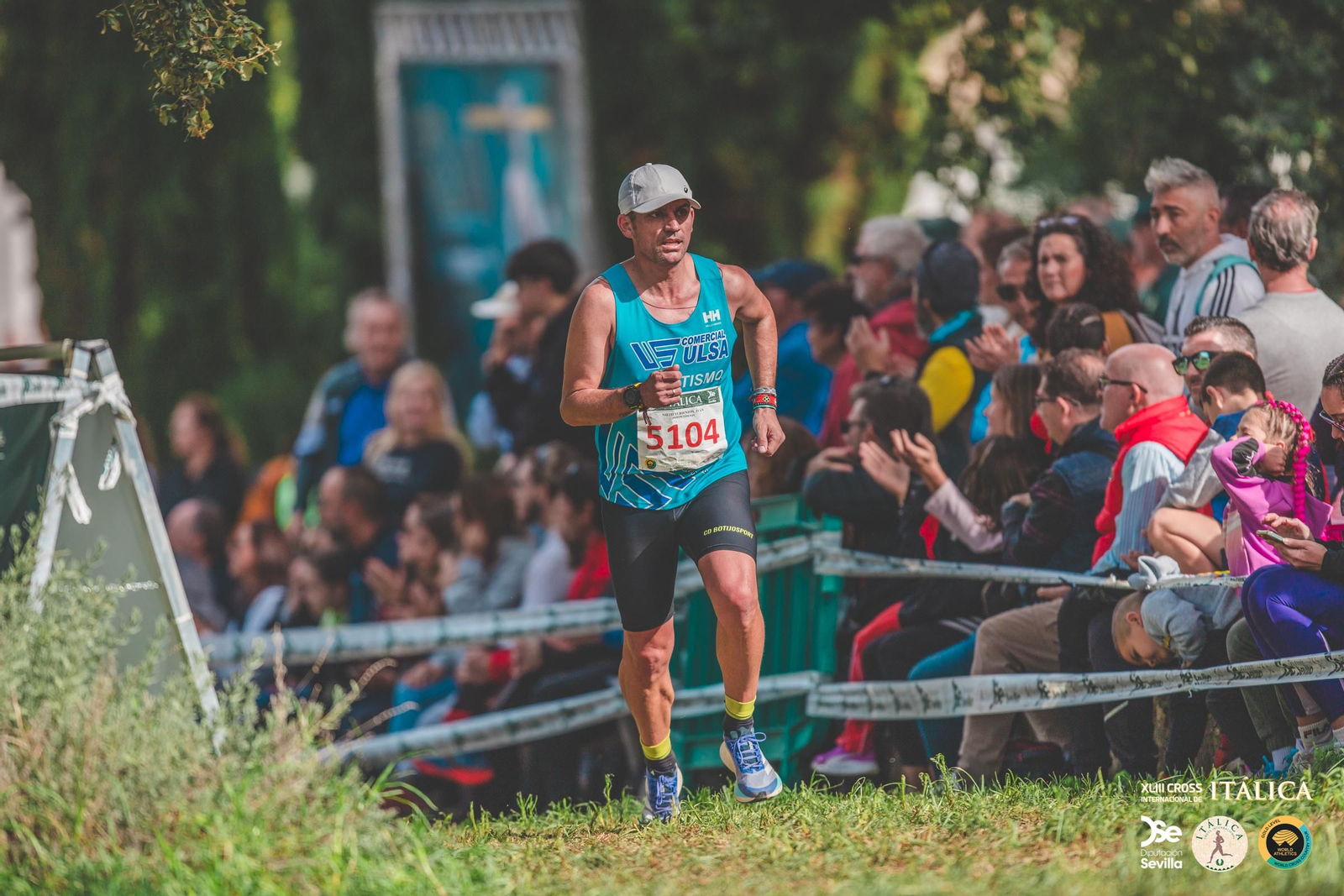 Búscate en las fotos del Cross de Itálica 2025 | 12