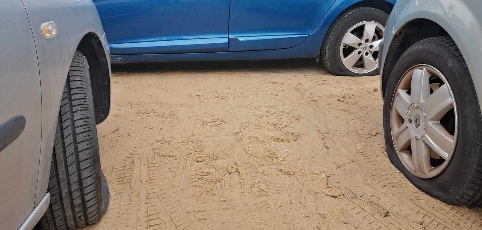 Vehículos dañados en La Cachucha