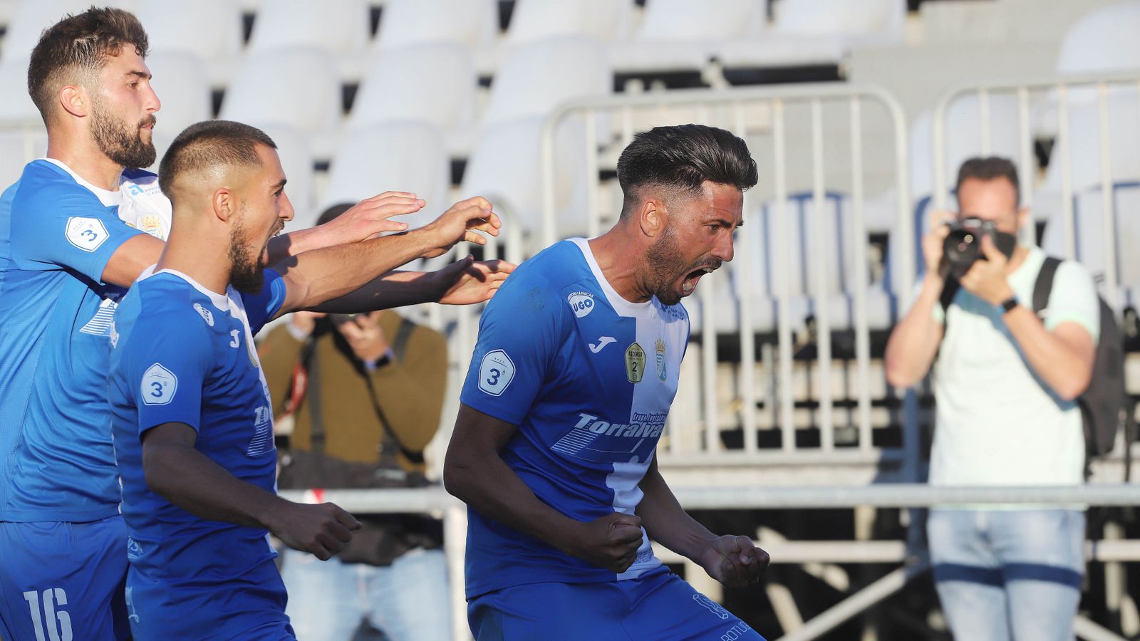Imágenes del Xerez CD contra el Puente Genil en la Juventud