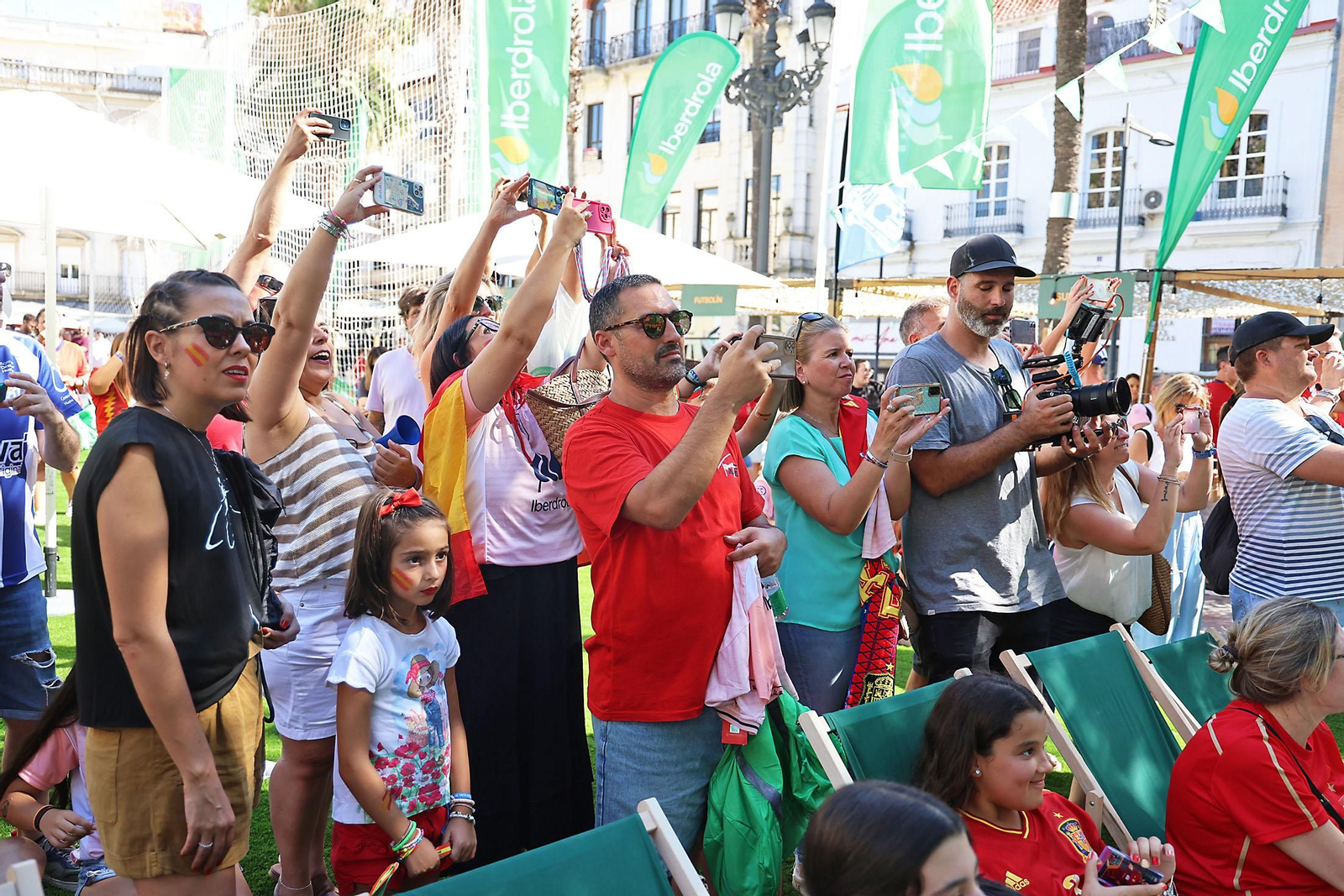 Imágenes de la Fan zone en Huelva de la Final de la Eurocopa entre Inglaterra y España Imágenes de la Fan zone en Huelva de la Final de la Eurocopa entre Inglaterra y España