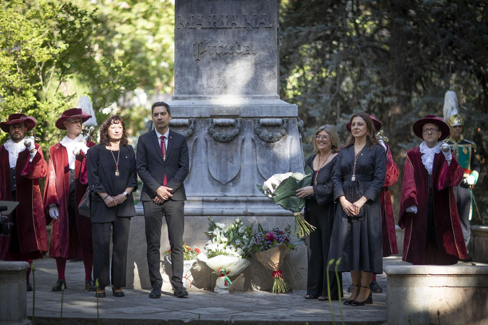 Las mejores imágenes de la tradicional proecesión en honor a Mariana Pineda en Granada