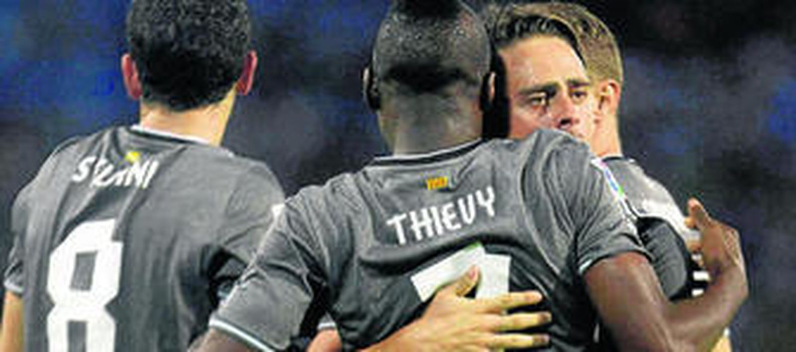 El Espanyol celebra un gol de Thievy.