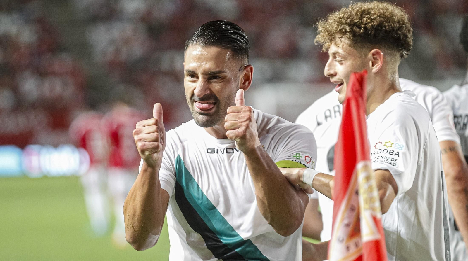 Kike Márquez celebra con rabia su gol en el Real Murcia - Córdoba CF.