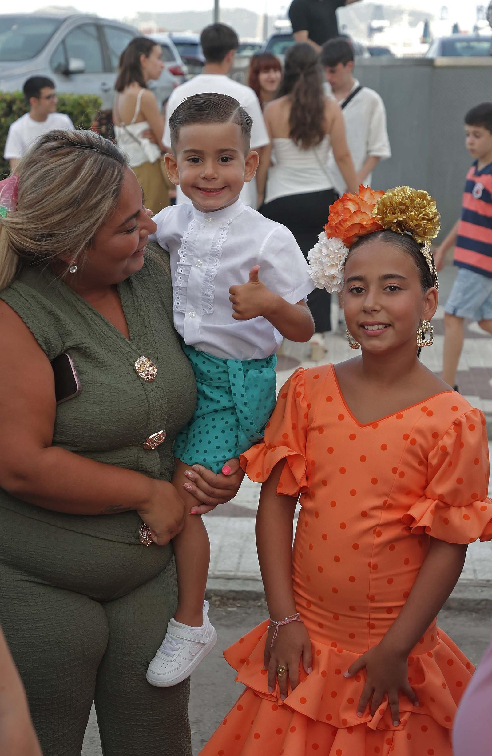 Búscate en las fotos de la cabalgata de la Feria Real de Algeciras 2025