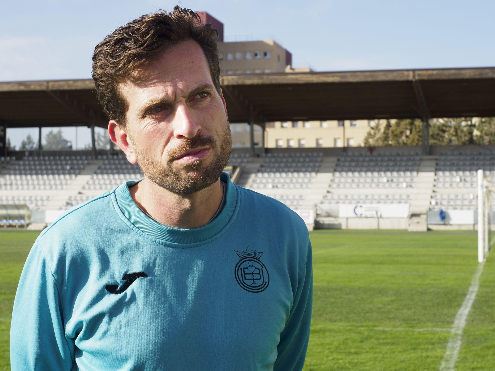 El técnico almeriense preparado para atender a los medios antes de un encuentro de Copa del Rey de su anterior etapa.