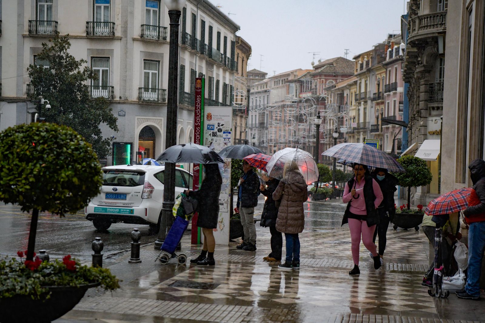Los contagios de Covid se disparan en Granada en el día de Nochebuena: 1.281 positivos más en las últimas 24 horas