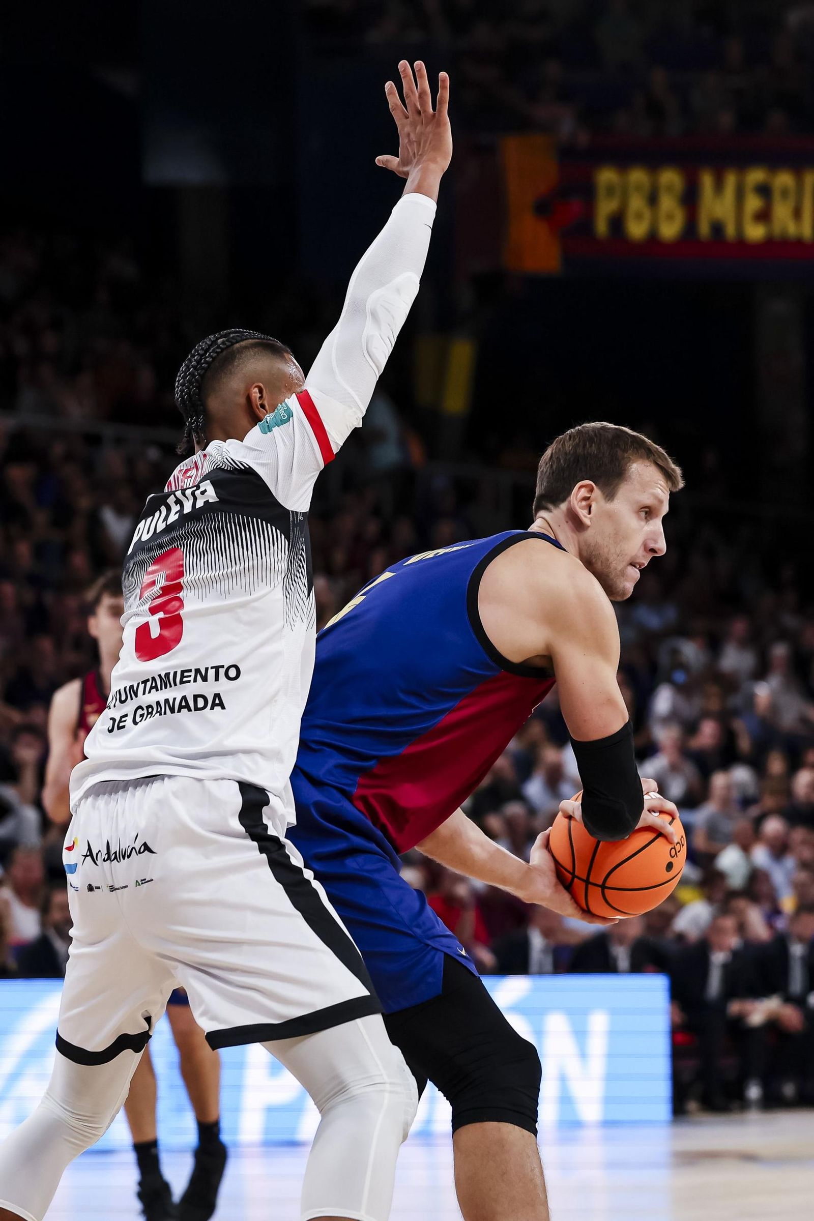 Las mejores imágenes del partido del Covirán Granada en el Palau