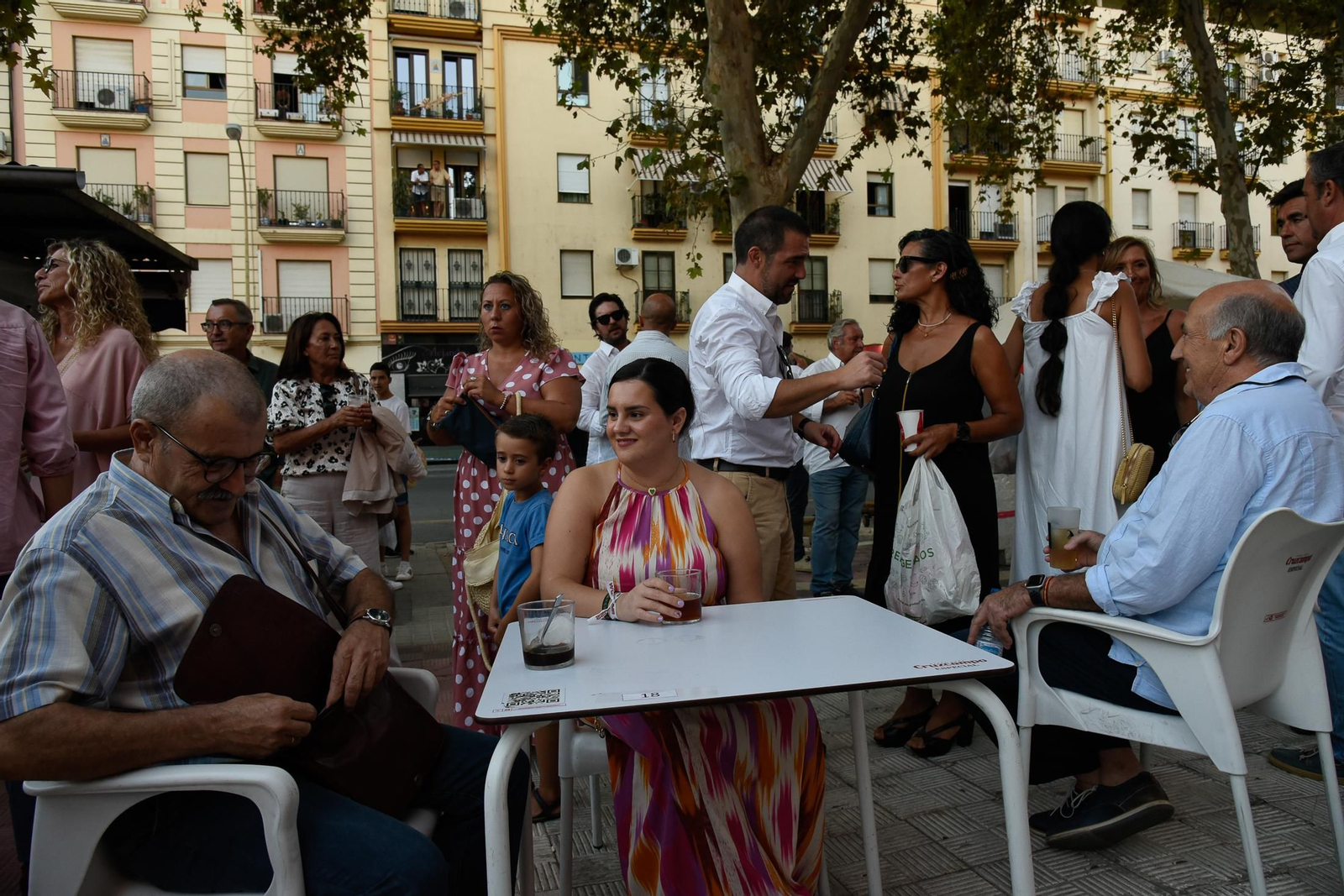 Colombinas 2022: Imágenes del ambiente en la plaza de toros en la novillada del martes