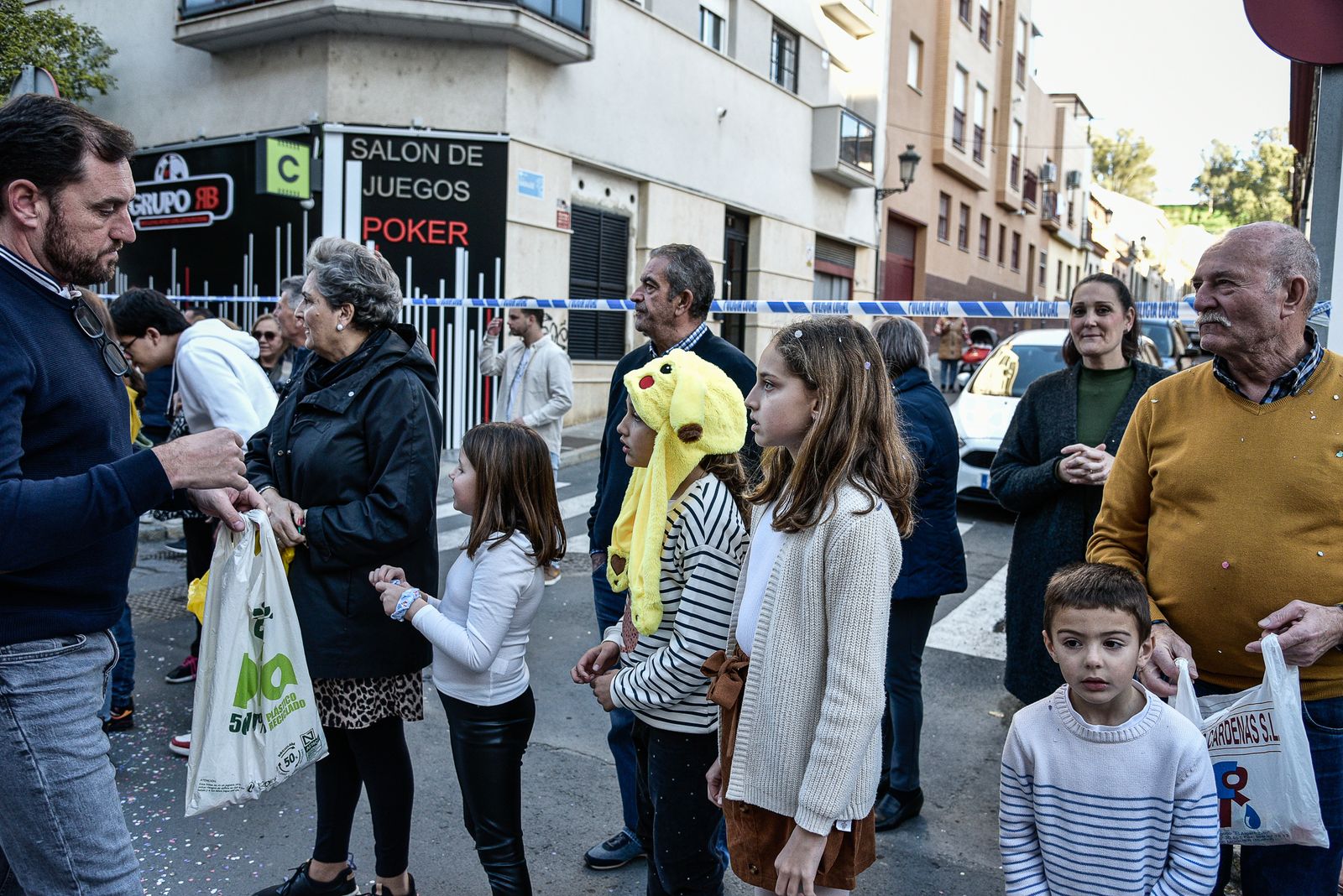 Imágenes del público en las cabalgatas por La Orden, Cardeñas y Las Colonias