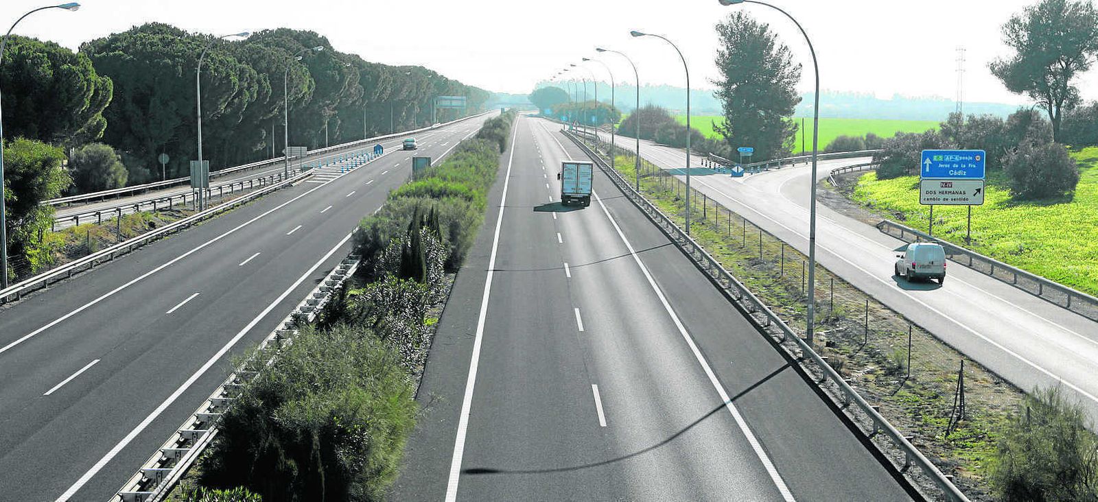 Vista general de la autopista Cádiz-Sevilla, a la que le quedan dos años y nueve meses siendo de pago.