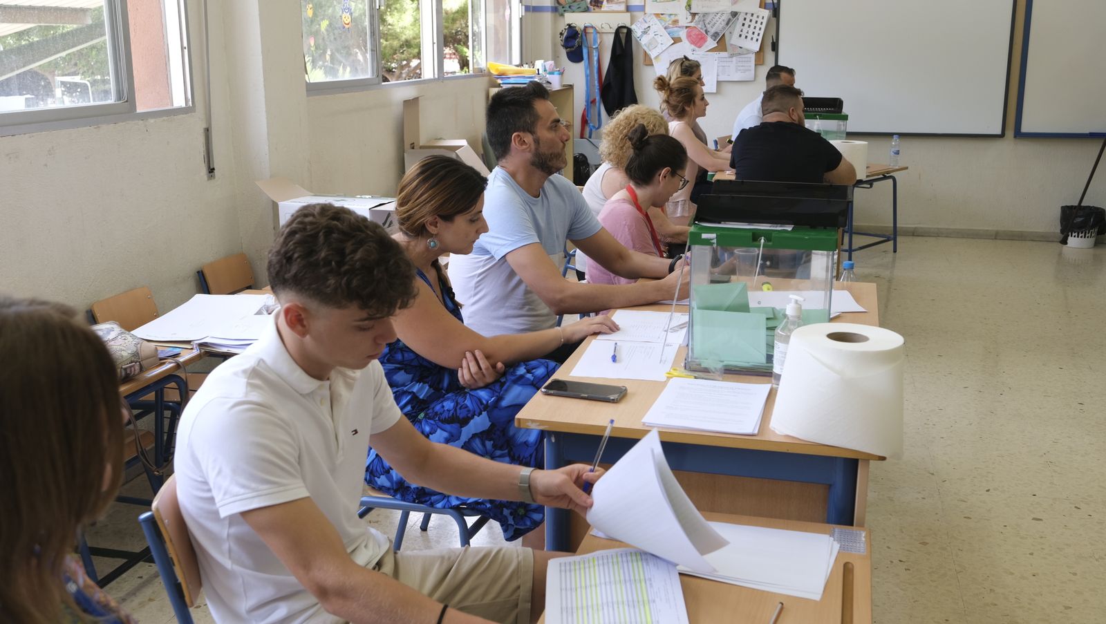 Imágenes de la votaciones en Almería al parlamento andaluz