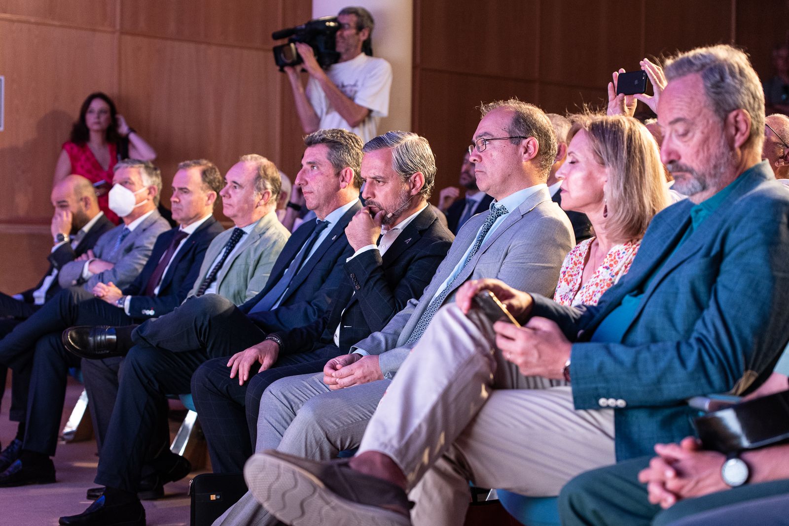 Imágenes de la presentación de la memoria de Aiqbe