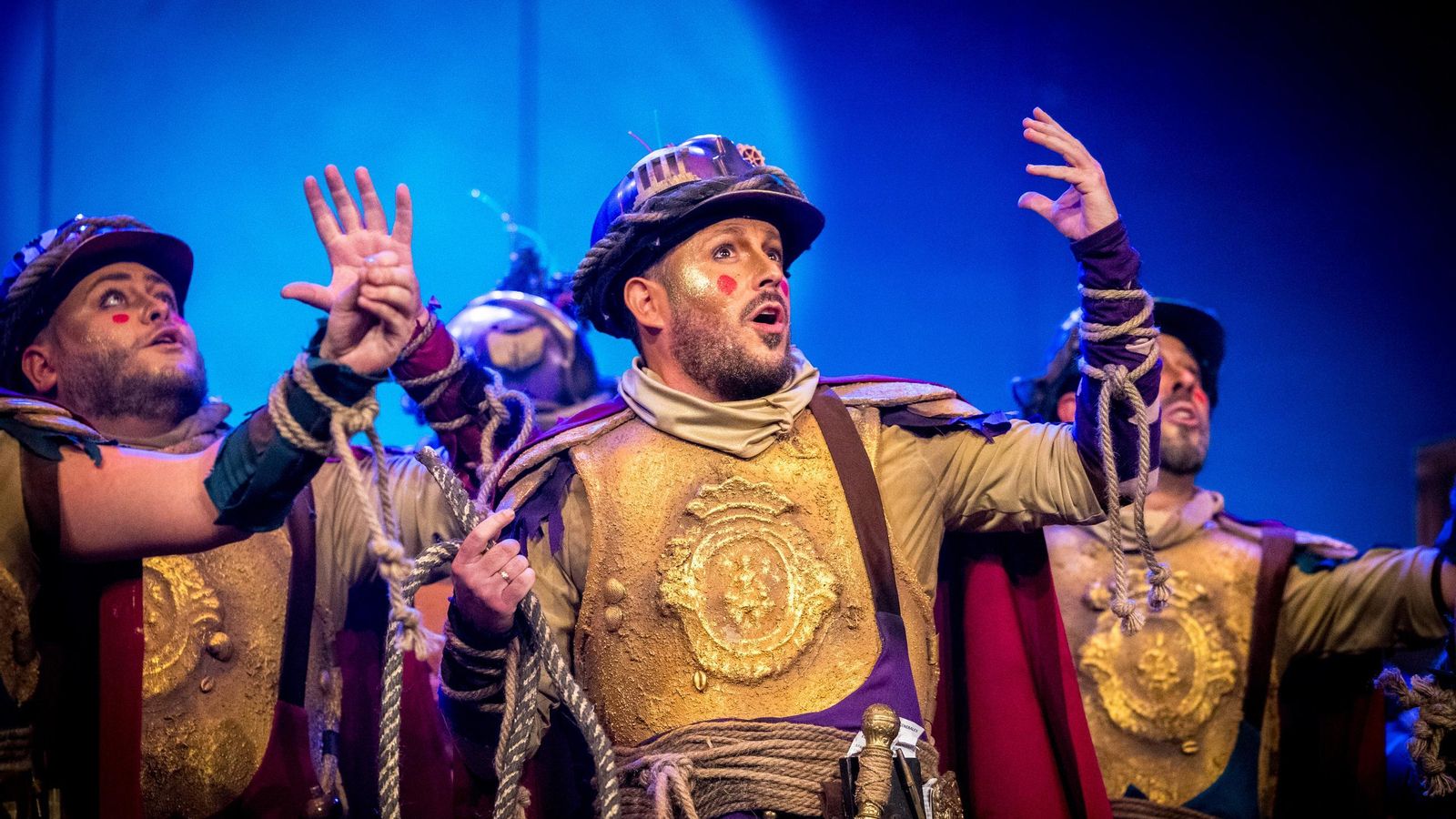 Búscate entre las mejores imágenes de la sexta sesión de cuartos de final del COAC 2025