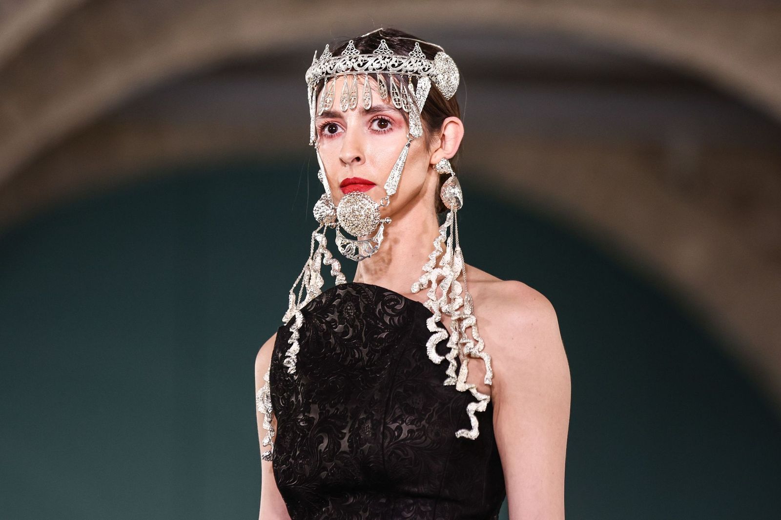 Juana Martín conquista París con su nueva colección, Presagio