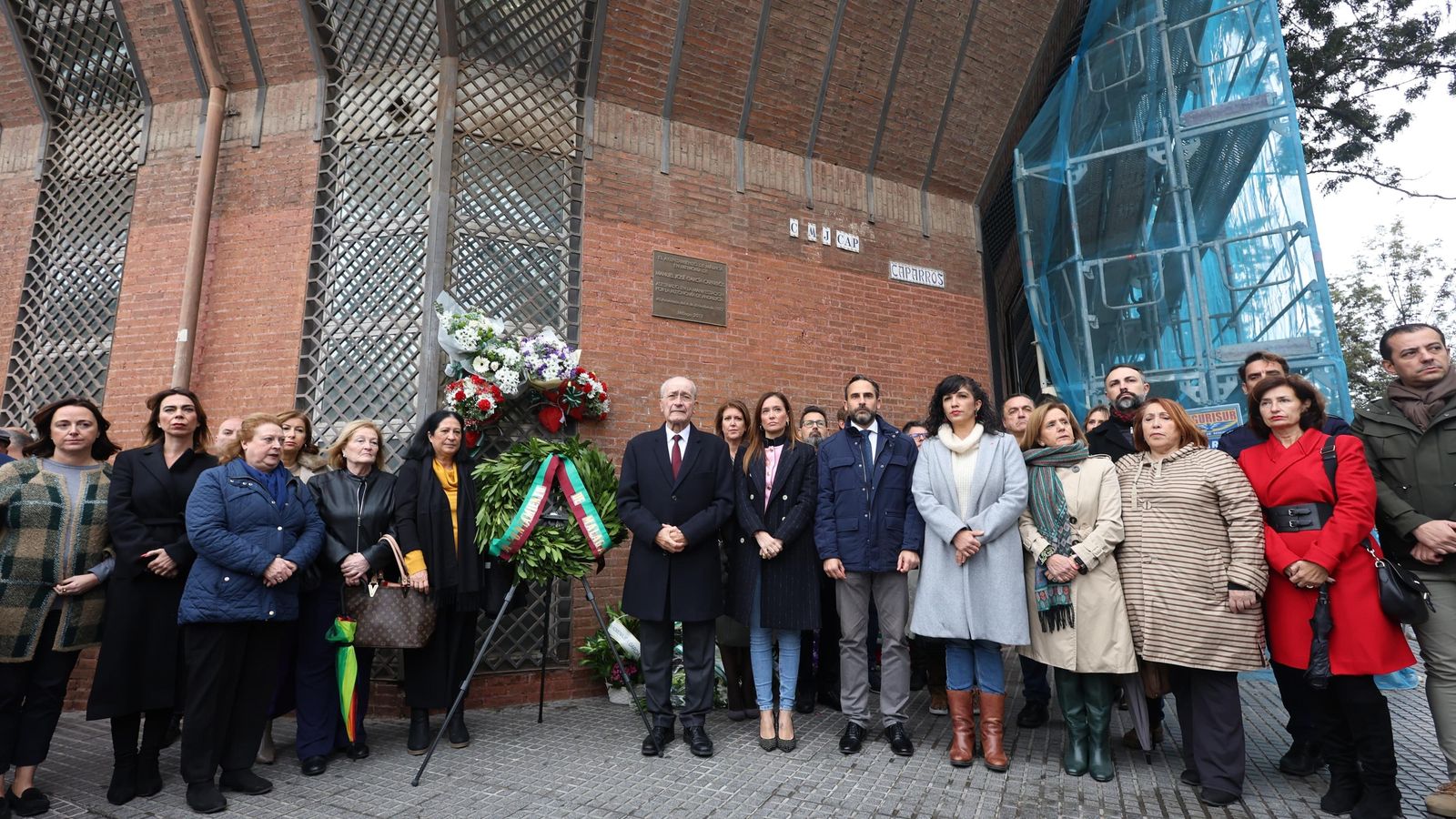 Foto de las autoridades en memoria de García Caparrós. Foto de las autoridades en memoria de García Caparrós.