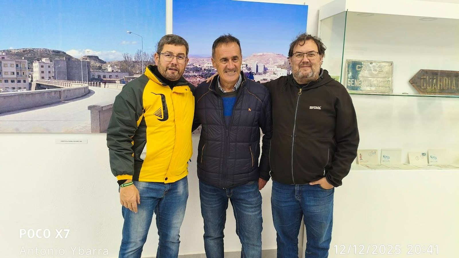 Vecinos del Almanzora se reúnen en Albox para disfrutar del arte de Miguel Romero