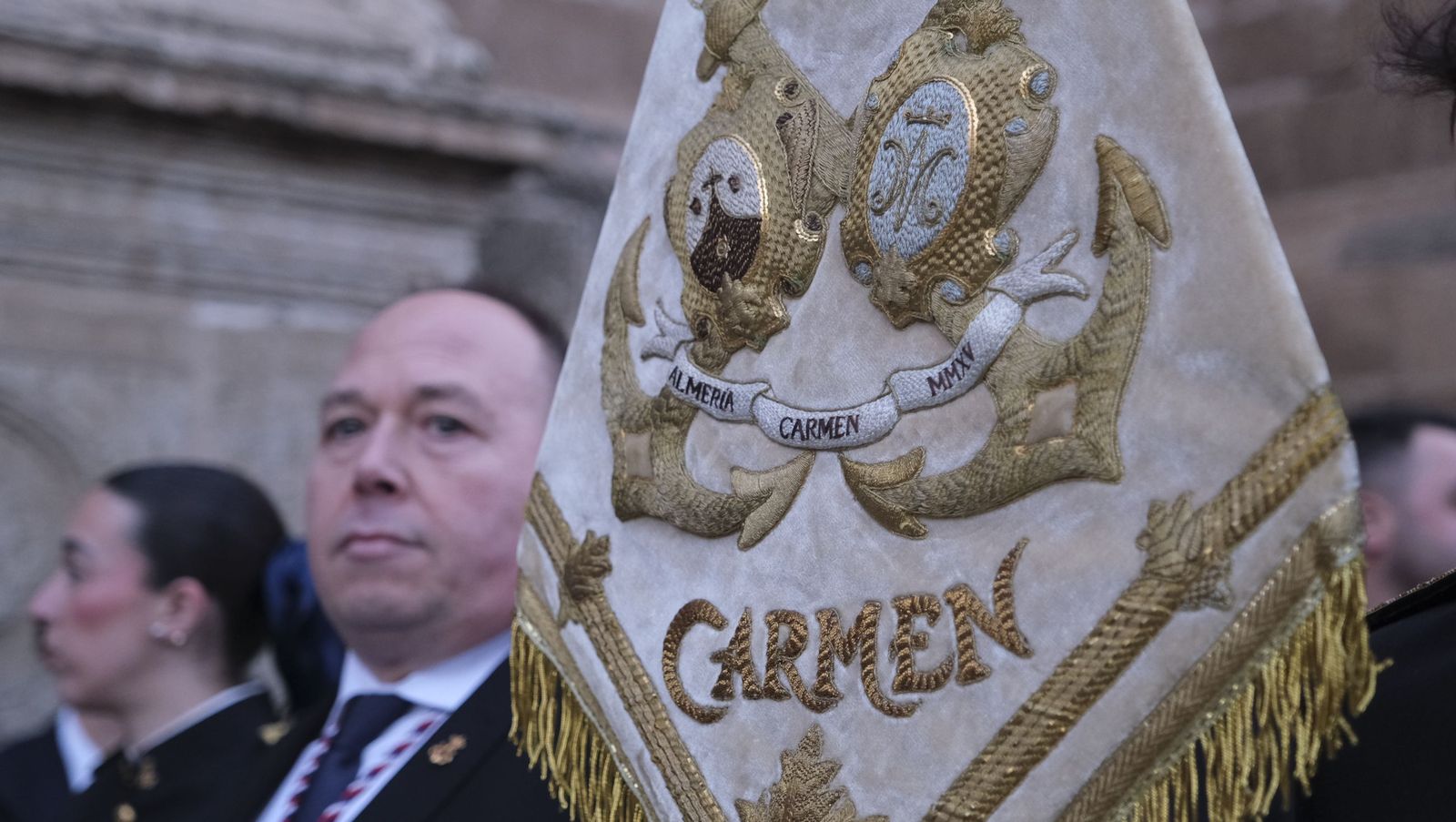 La Banda de Cornetas y Tambores Nuestra Señora del Carmen arropa al Cristo de Medinaceli, en imágenes