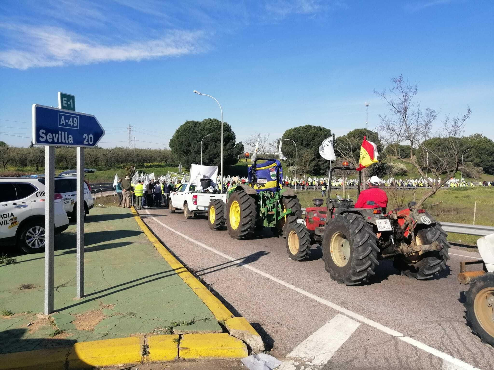 Las imágenes de los preparativos de la tractorada de Sevilla