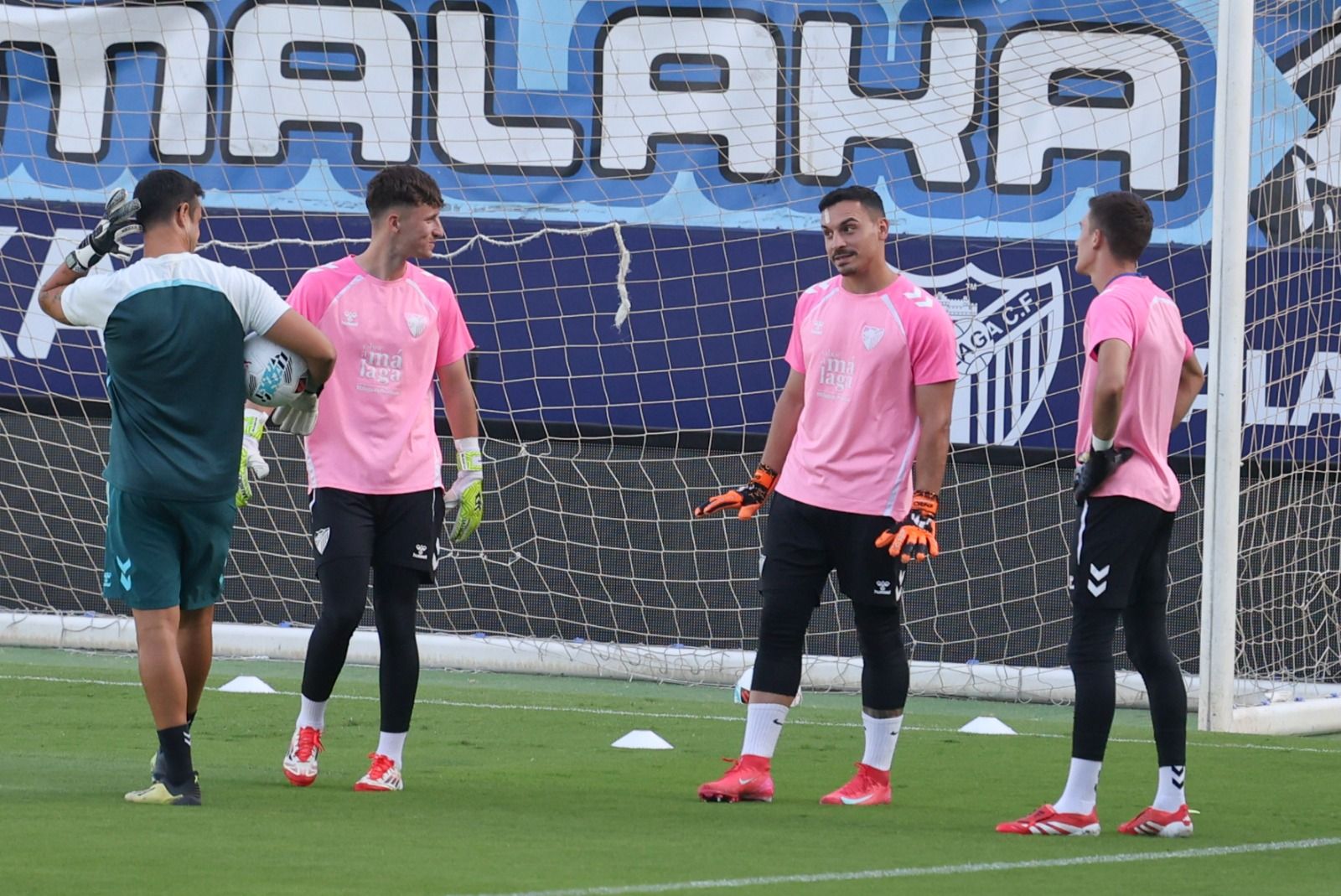 Málaga CF-Cádiz: Izan Merino sigue al margen del equipo