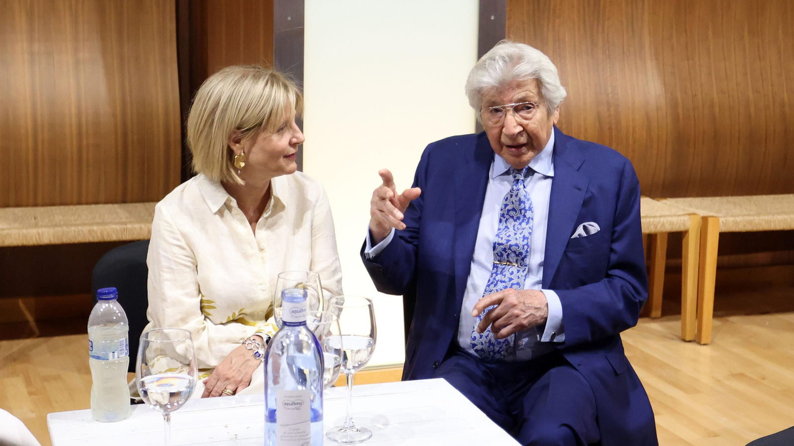 Manuel Alejandro recibe el premio Jerezano del Año del Rotary Club Jerez