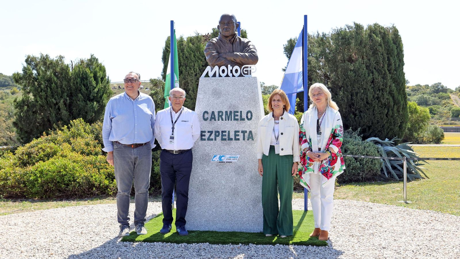 Inauguración del monumento a Carmelo Ezpeleta en el Circuito de Jerez - Ángel Nieto