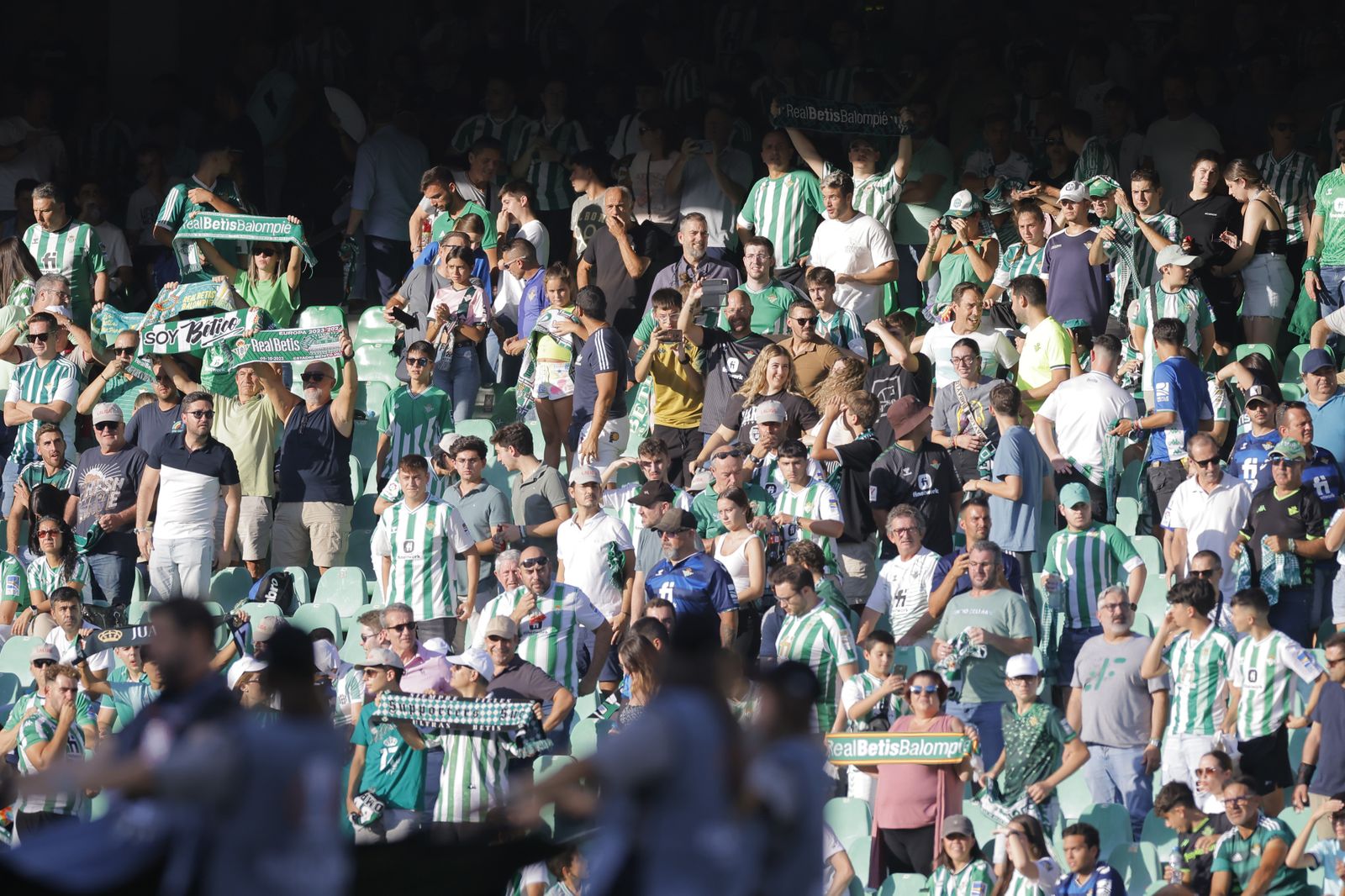 Búscate en la fotos del Betis-Sparta