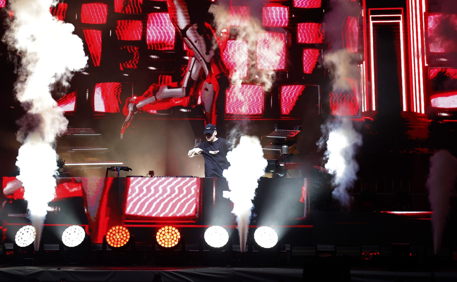 Las imágenes del concierto de Bizarrap en el Icónica Fest