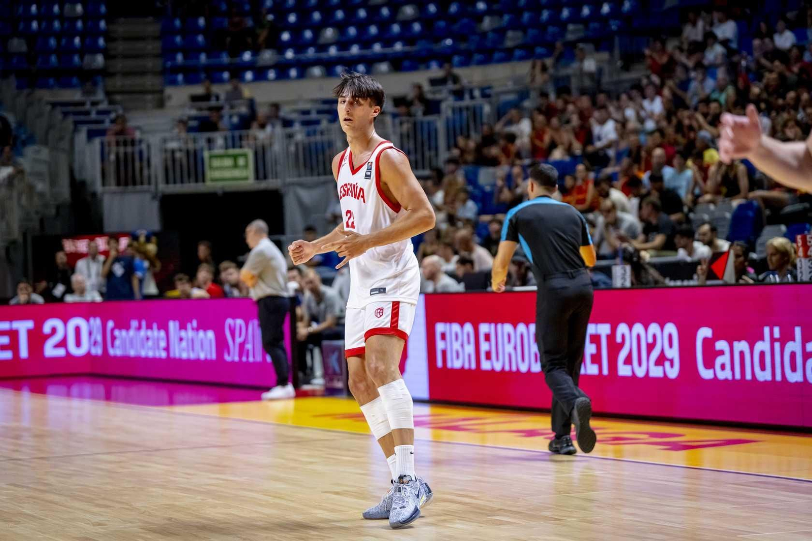 España B-República Checa, en fotos
