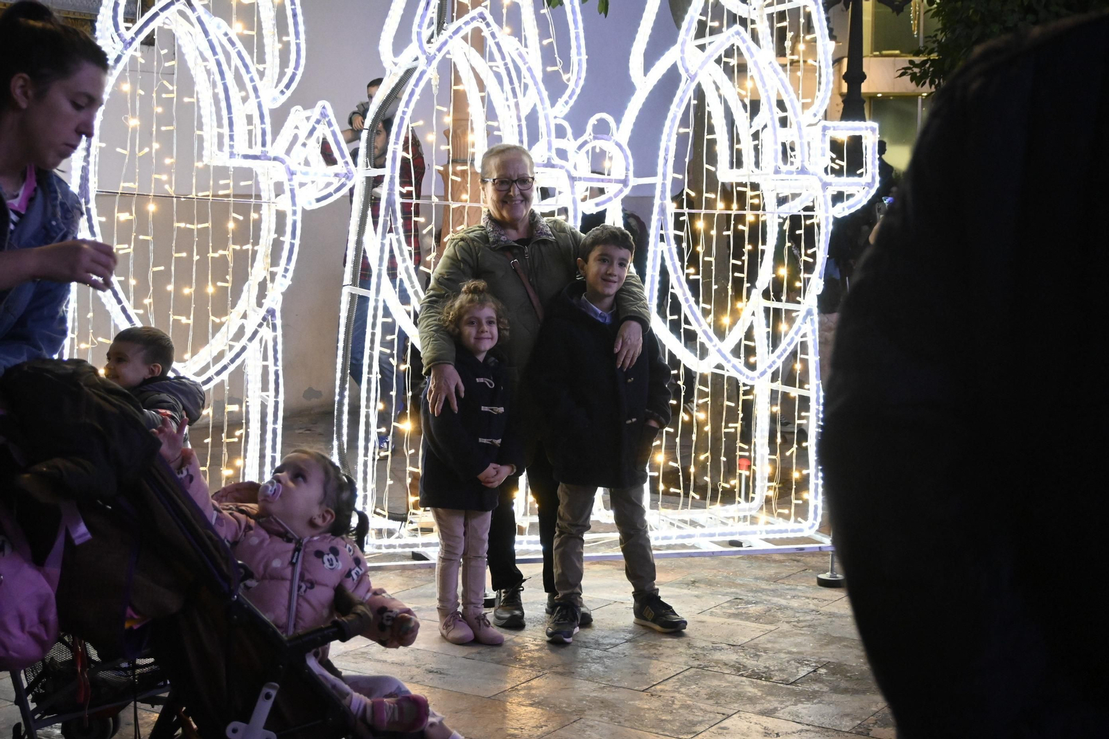 Imágenes del alumbrado navideño en las calles de Huelva