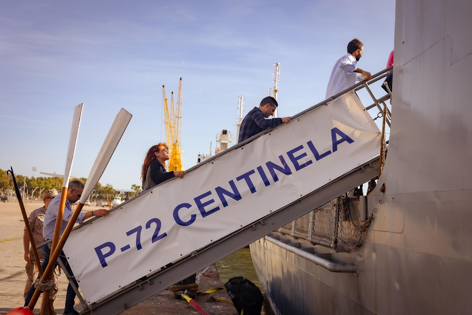 Imágenes del patrullero Centinela en el Muelle de Levante