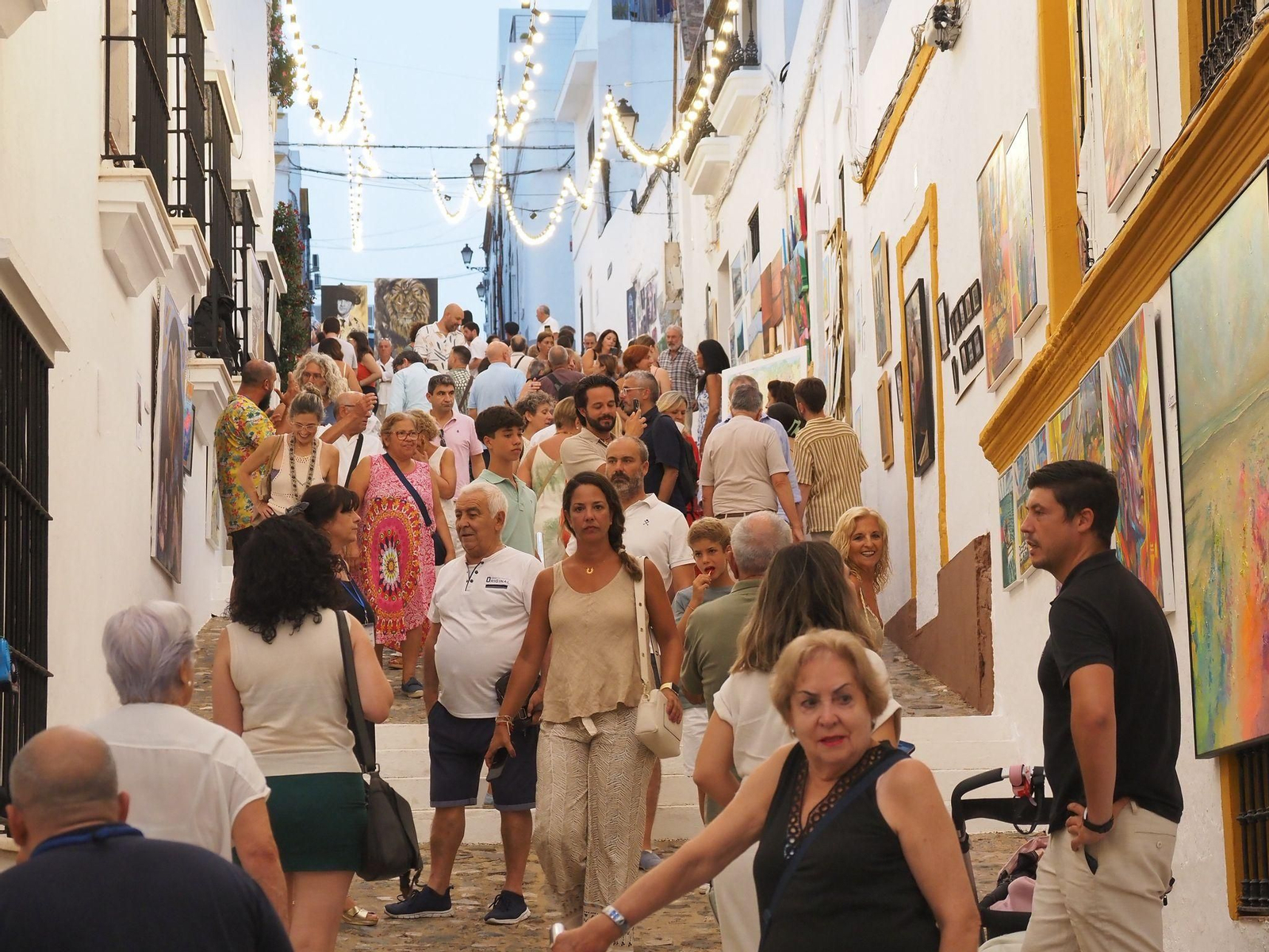 Paseo por el Arte de Ayamonte, el mayor museo efímero a cielo abierto, en imágenes