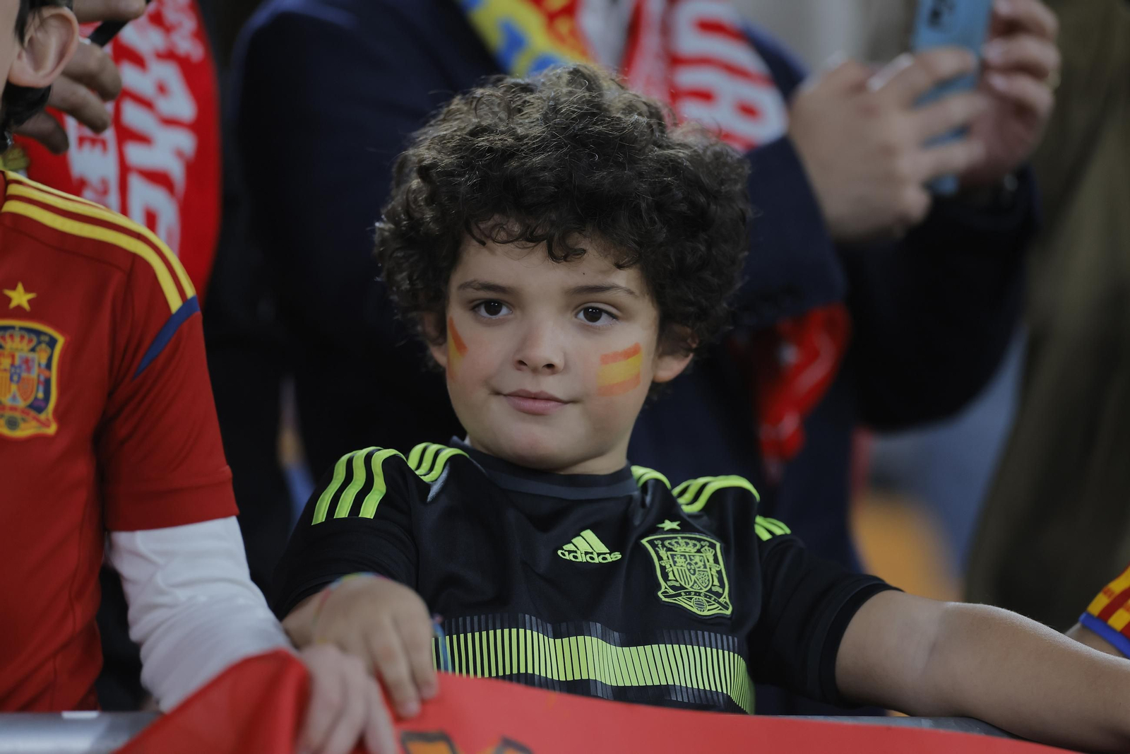 Búscate en las fotos del España - Turquia