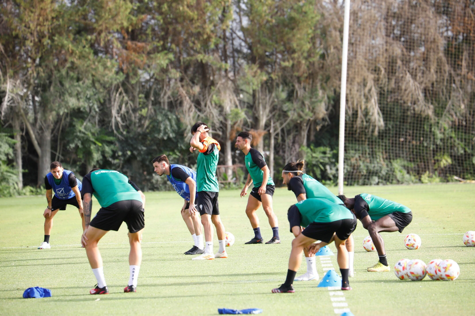 Los jugadores del Córdoba CF durante un entrenamiento.