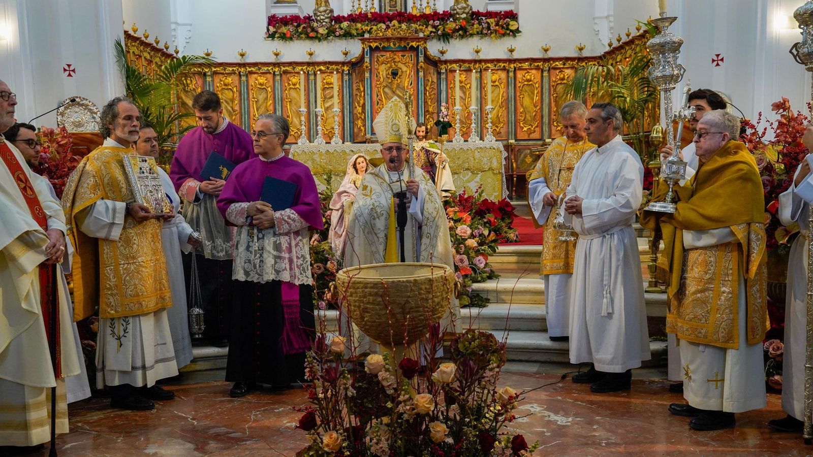 Celebración de la eucaristía en la Santa Iglesia Catedral